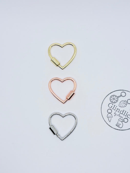 Herz-Verschluss Anhänger. Karabiner zum Einhängen von Charms
