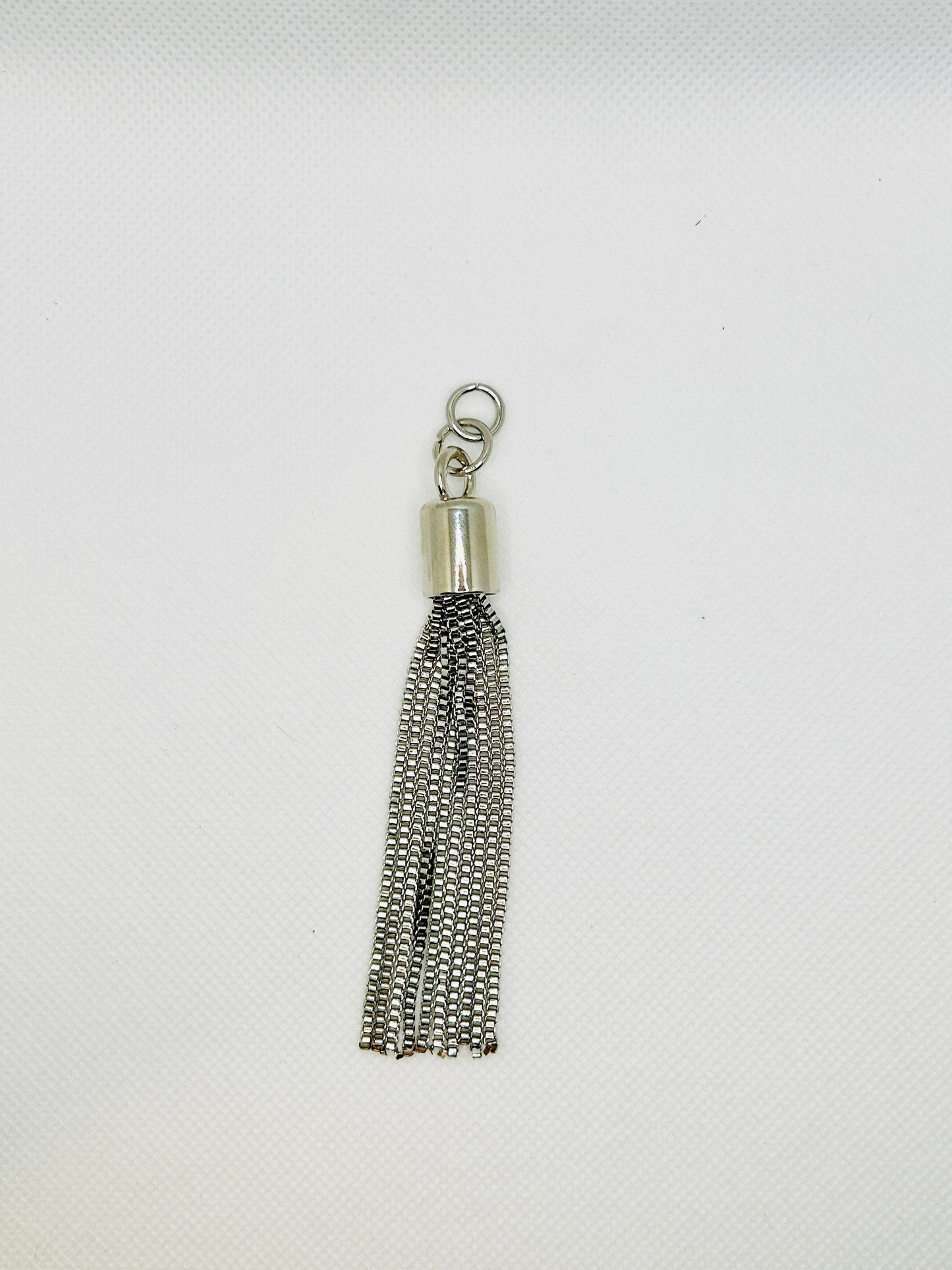 Eleganter Quasten Anhänger. Schlüsselanhänger DIY Accessoire Bag Charm Zubehör Metall