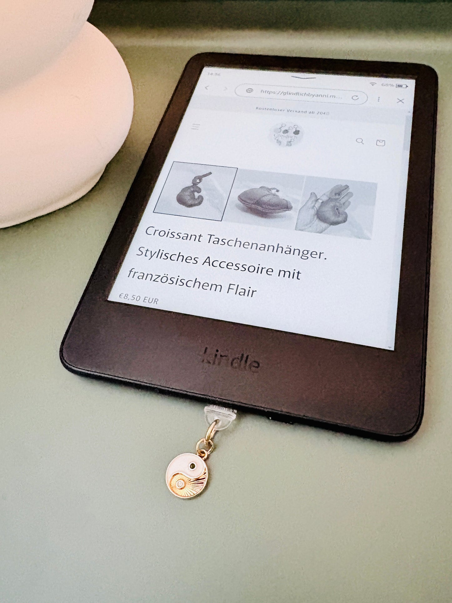 Ying Yang Charm aus Edelstahl. Minimalistisches Accessoire für Smartphone & Case.