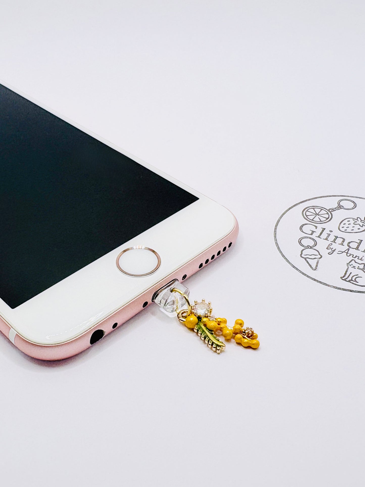 Weintrauben Mini Charm. Erfrischende Leichtigkeit fürs Smartphone.