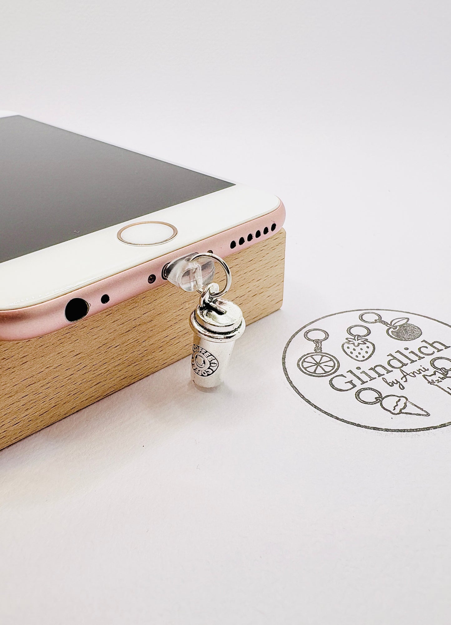 Coffee-to-go Mini Charm. Für alle, die Kaffee lieben.