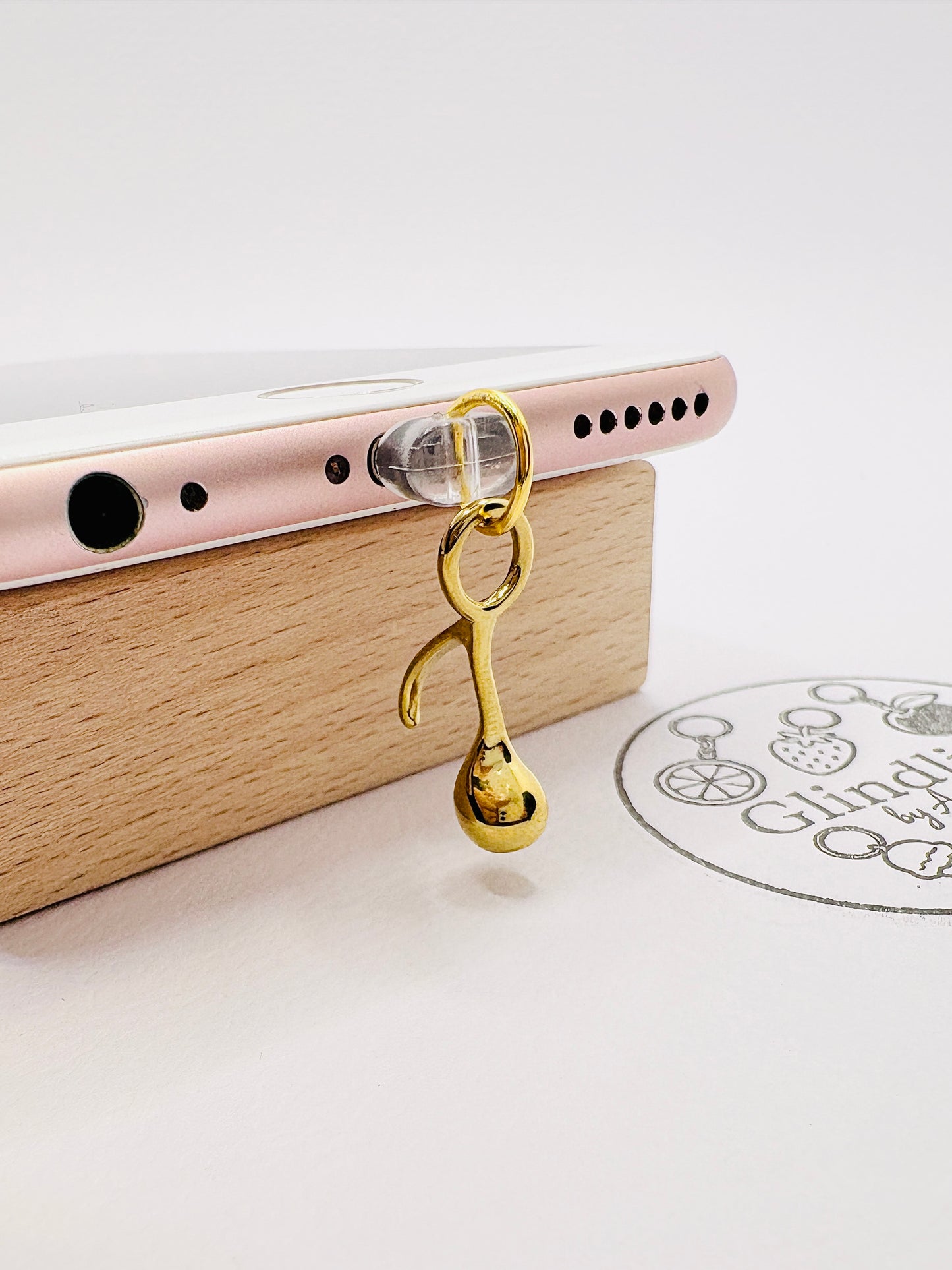 Goldene Musiknote Charm. Charm Anhänger für Musikliebhaber:innen