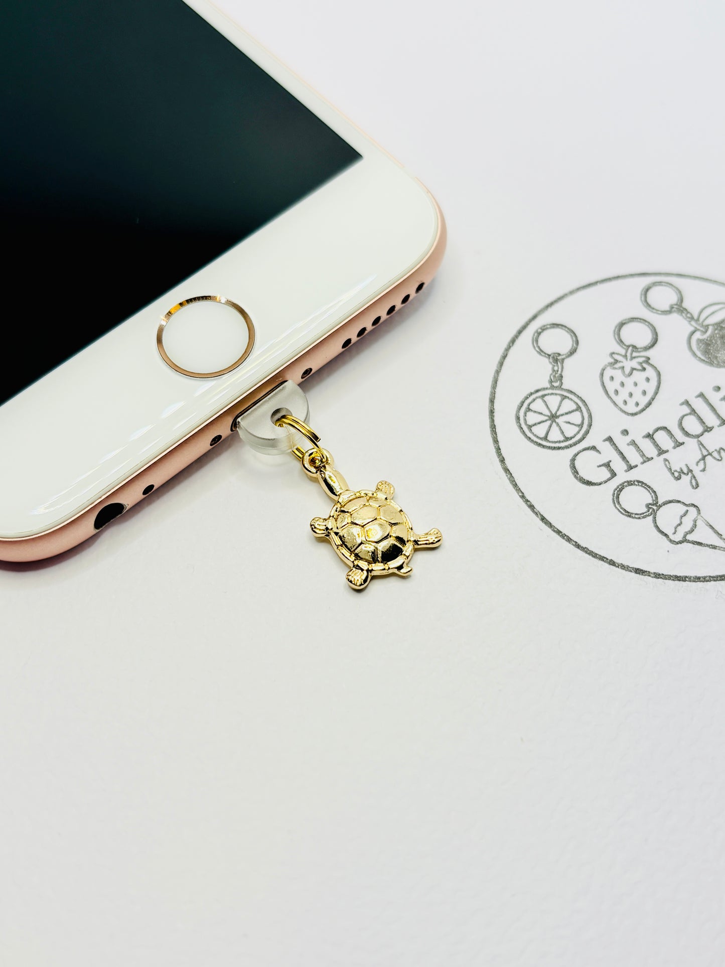 Schildkröte Mini Charm. Geduld und Meeresliebe fürs Smartphone.