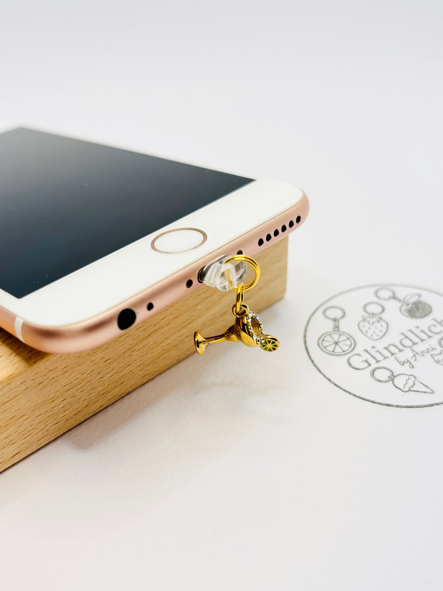 Cocktail Charm mit Margarita Glas. Charm Anhänger für Sommer, Urlaub und Lifestyle