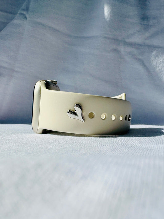 Herz Watch Charm. Stille Eleganz fürs Handgelenk.