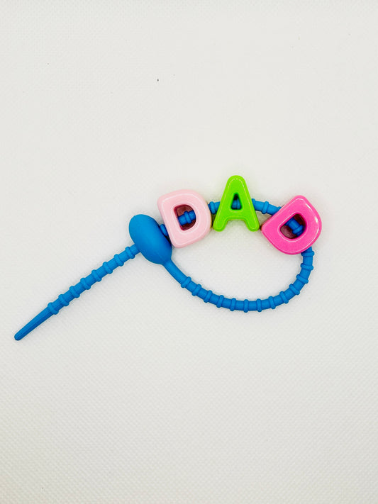 Acryl Buchstaben mit Silikonband. Bunt schrill