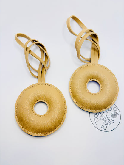 Donut Anhänger. Kunstleder Taschenanhänger für Auto, Rucksack & Schlüssel