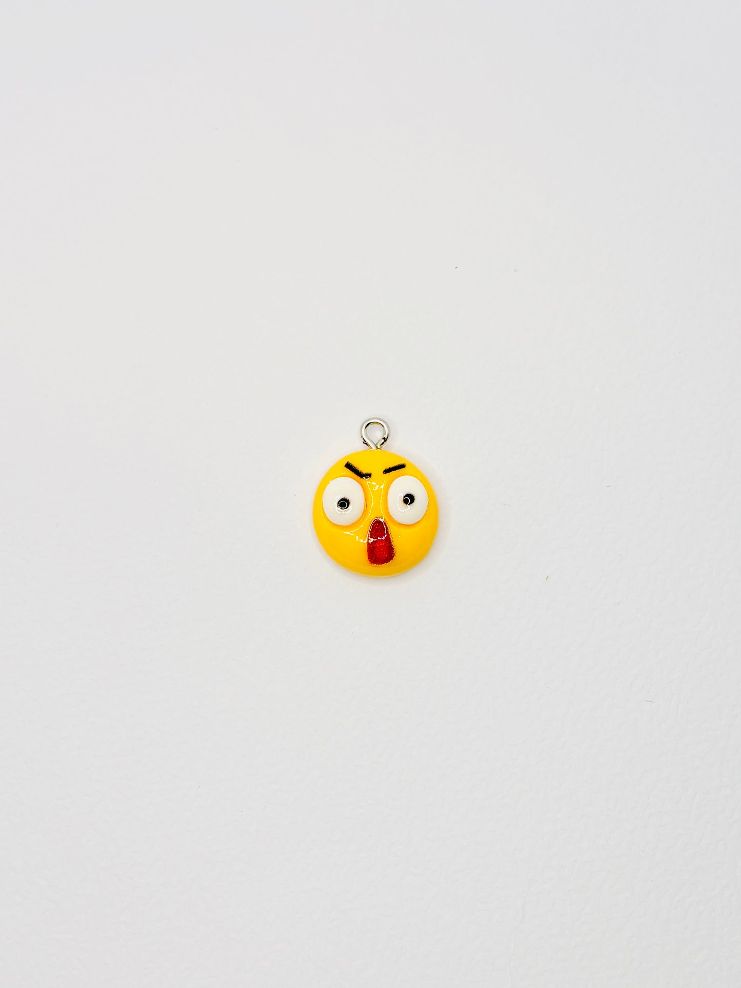 Emoji Mini Charm. Für alle, die ihr Handy mit einem Lächeln tragen wollen.