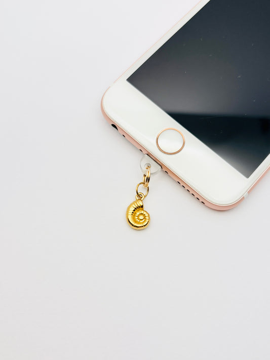 Schnecke Mini Charm von GLINDLICHbyAnni, goldfarbener Handy-Charm mit Schneckenhaus-Motiv