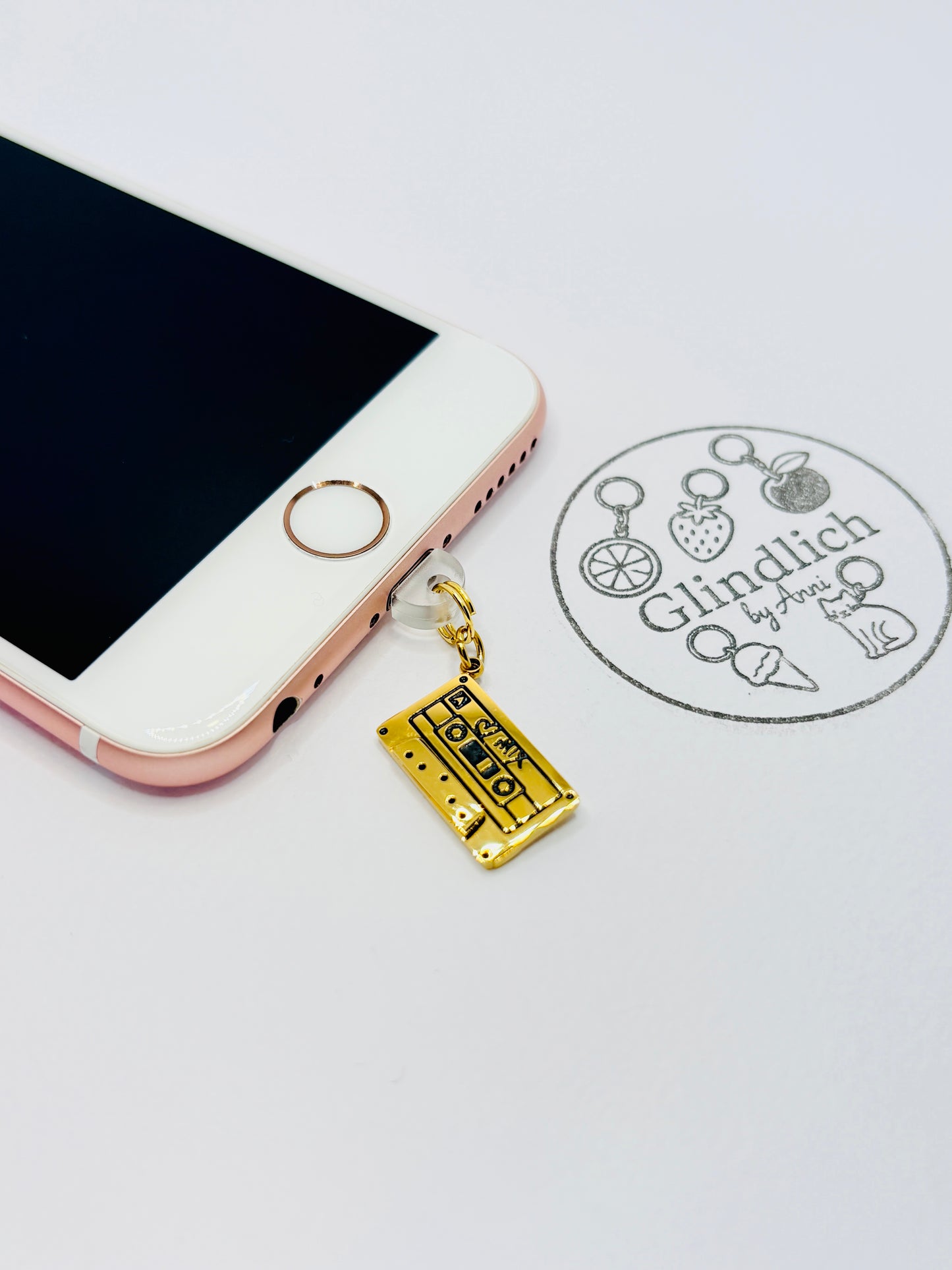Kassette Handy Charm. Für alle Musik-Seelen und Retro-Herzen.