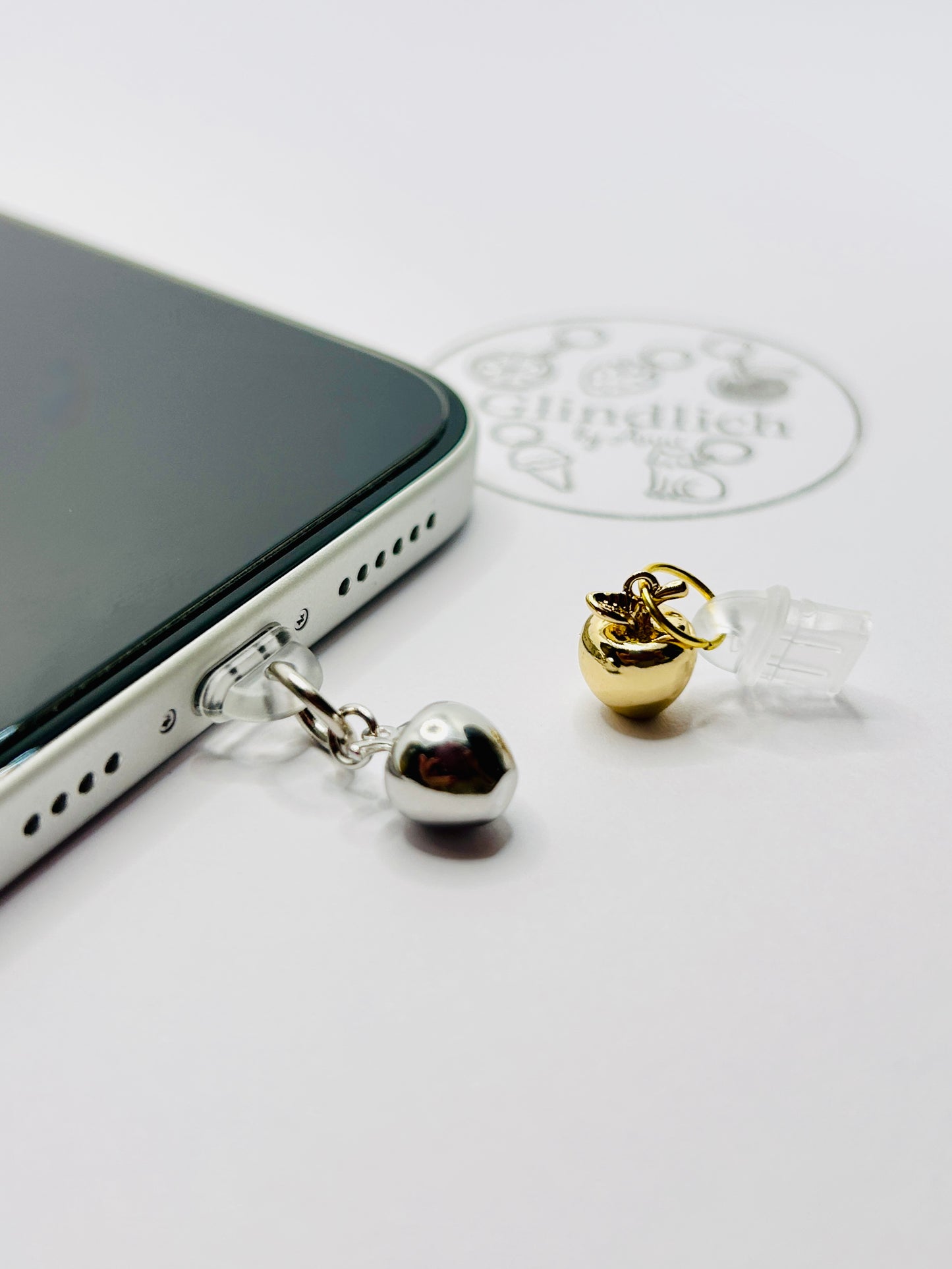 Apfel Charm aus Edelstahl. Minimalistisches Accessoire für Smartphone & Case.