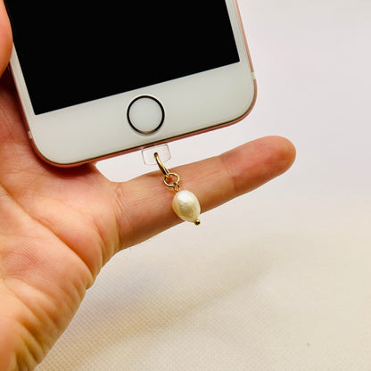 Perlen Handy Charm mit USB-C oder Lightning. Unikater Smartphone-Anhänger mit Kunstperlen