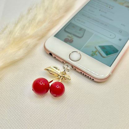 Kirsche Staubschutz USB-C oder Lightning. Stylisches Handy-Accessoire im 3D-Look