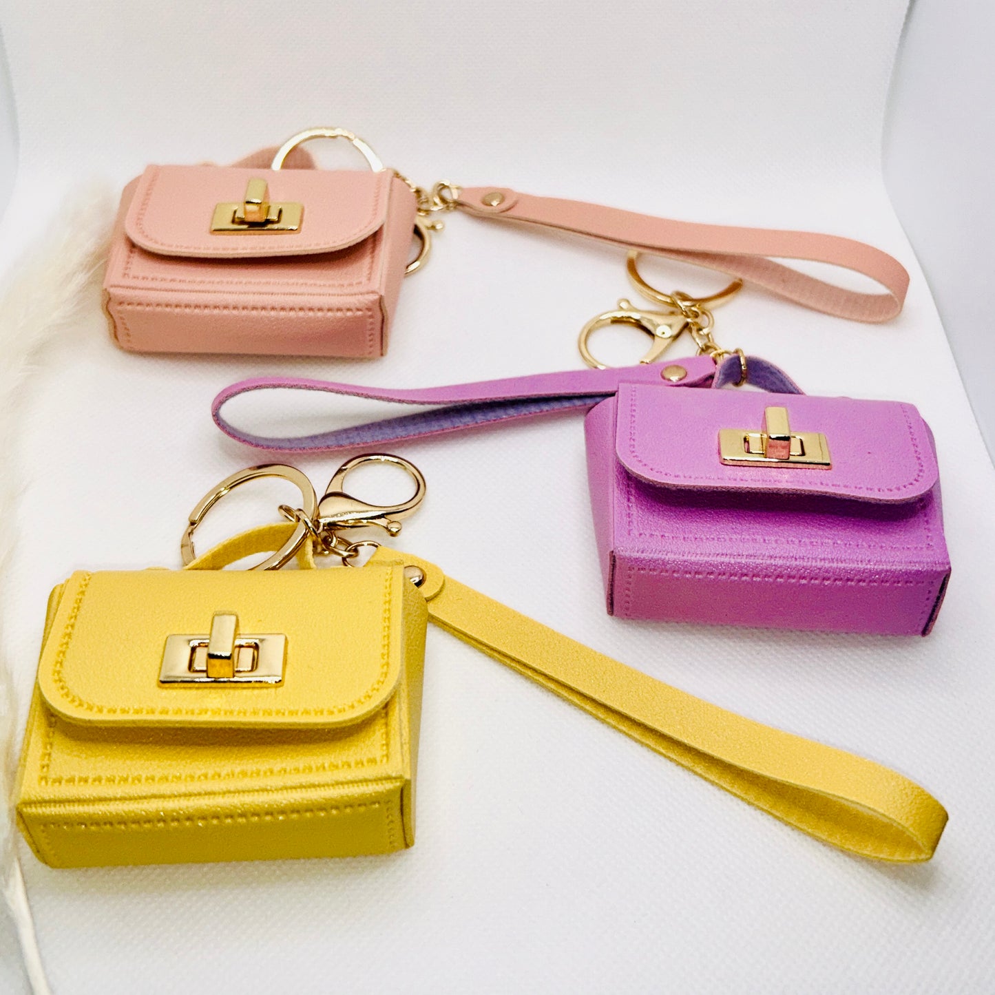 Mini Tasche Pastell mit Karabiner. Rosa, Lila oder Gelb, Etui & Bag Charm in einem