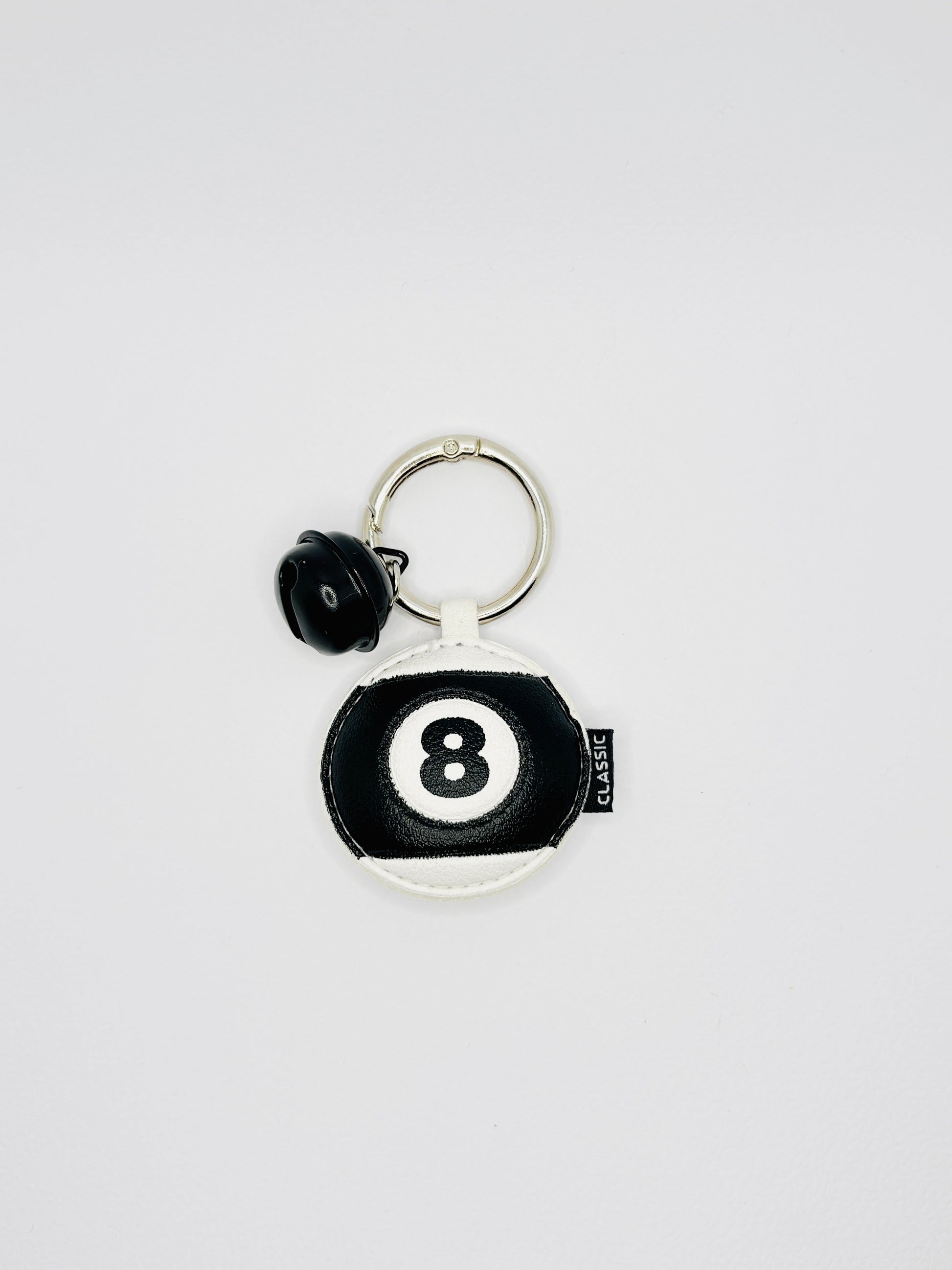 Sportball Bag Charm von GLINDLICHbyAnni aus Kunstleder mit Karabiner und Glöckchen