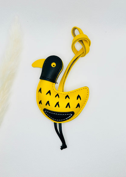 Kunstleder Entchen Anhänger. Lustiges Taschenaccessoire & Geschenkidee für Handy, Tasche & Geldbörse