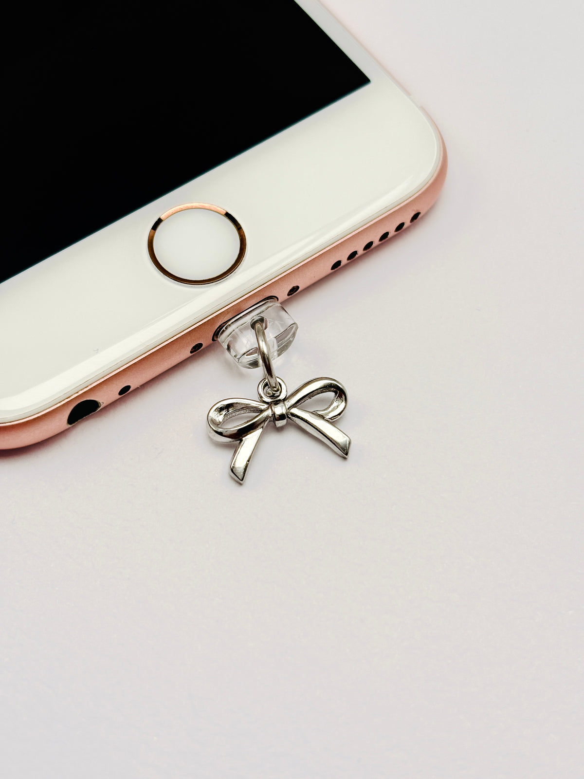 Schleife Mini Charm. Für alle, die ihren Look selbst bestimmen.