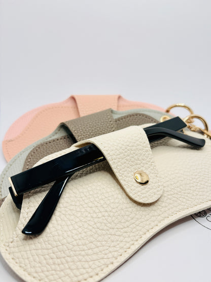 Brillenetui Bag Charm. Stilvolles Accessoire für unterwegs.
