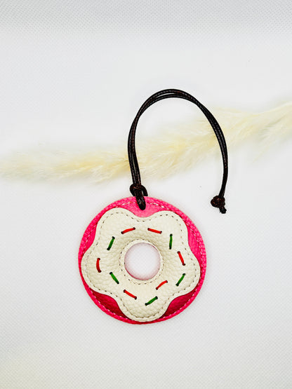 Donut Anhänger Schoko. Kunstleder Taschenanhänger für Auto, Rucksack & Schlüssel