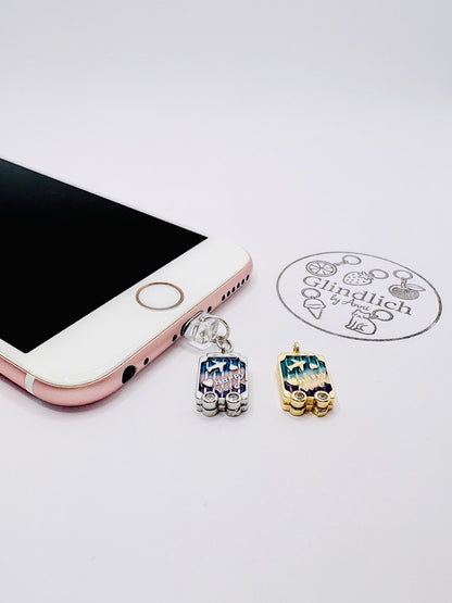 Reisekoffer und „Happy Holiday“. Travel Vibes für dein Glücksmoment