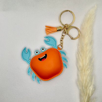 Krabben Anhänger Bunt. Maritimes Taschenaccessoire mit Clip