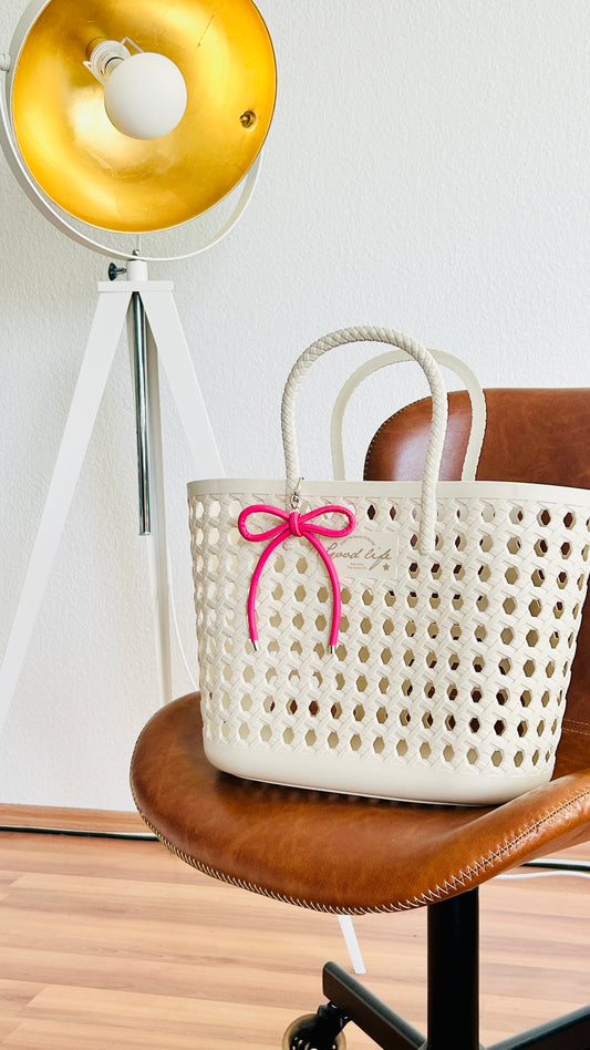 Schmetterlings Schlüsselanhänger Kunstleder. Taschenanhänger mit Seil in Rosa, Pink oder Rot