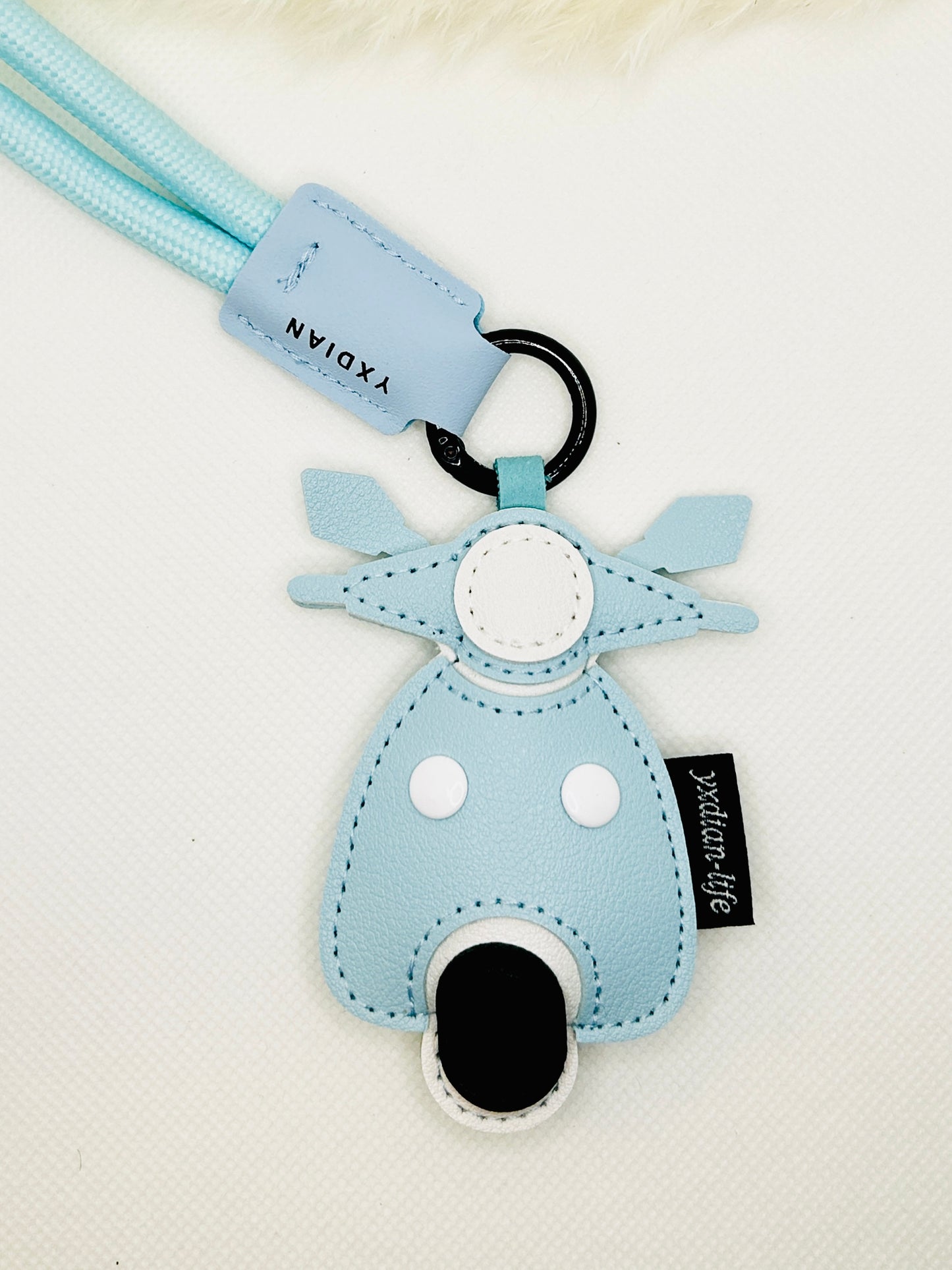 Moped Roller Schlüsselanhänger Kunstleder. Bunter Roller Charm für Schlüssel, Tasche & Geschenkideen