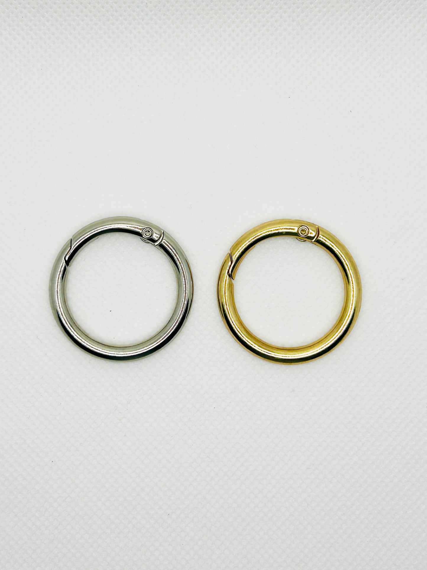 Metall Karabinerring 3cm. Schlüsselring für Taschenanhänger. Schmuckzubehör in Gold & Silber