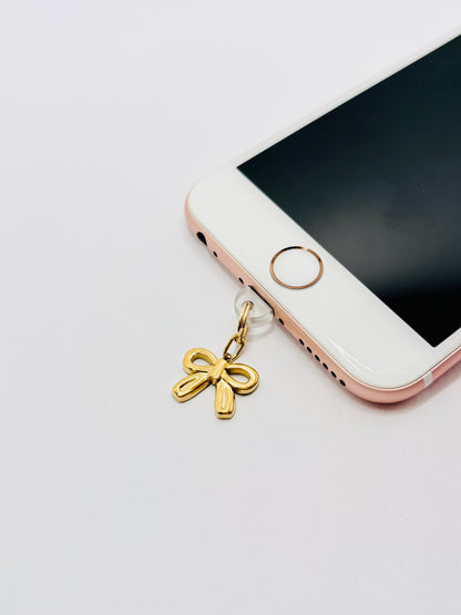 Schleife Mini Charm von GLINDLICHbyAnni, goldfarbener Handy-Charm mit Schleifen-Motiv aus Edelstahl