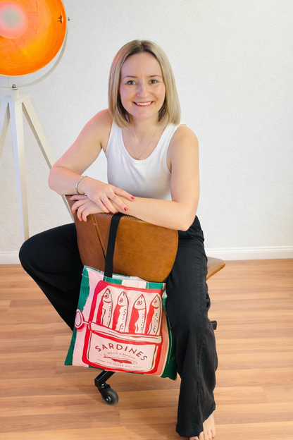 Sardinen Tote Bag mit Retro-Dosenmotiv und mediterranem Flair