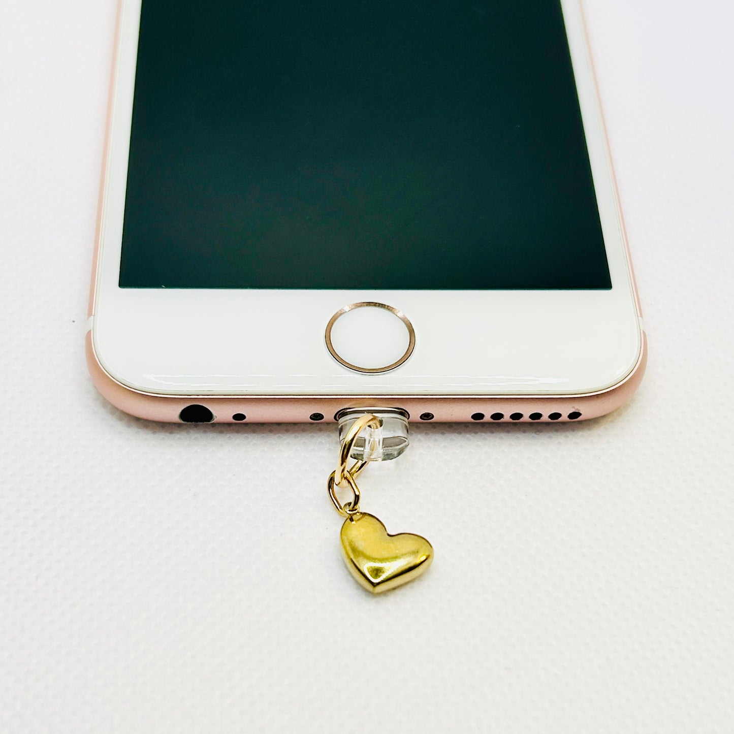 Vergoldeter Herz Charm USB-C oder Lightning. Minimalistisches Accessoire aus Edelstahl für Smartphone & Case