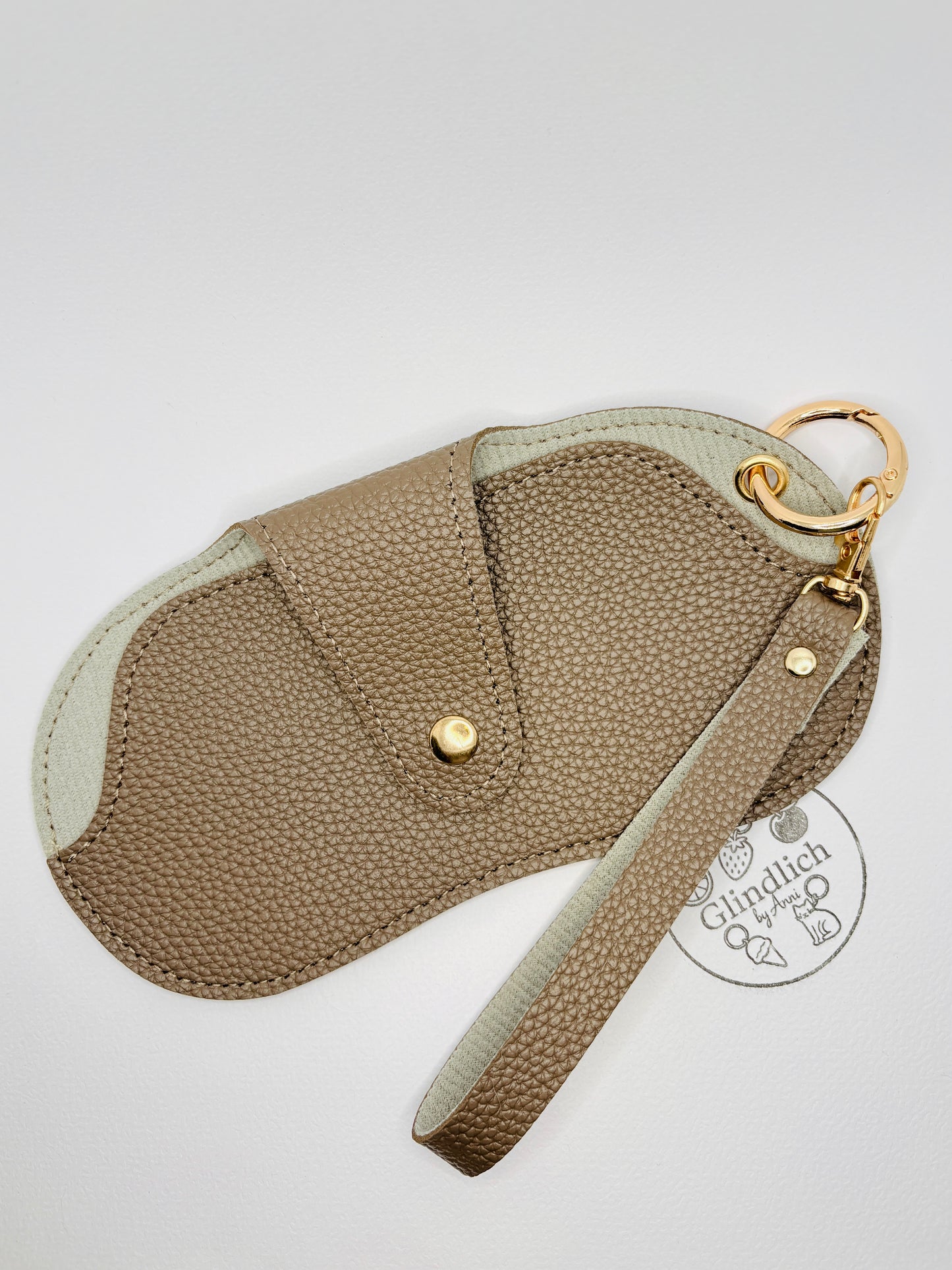 Brillenetui Bag Charm. Stilvolles Accessoire für unterwegs.