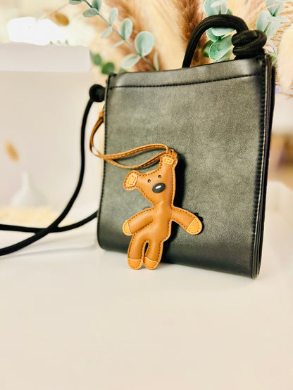 Teddy Taschenanhänger aus Kunstleder für Tasche Schlüssel und Rucksack in rosa, braun und Türkis