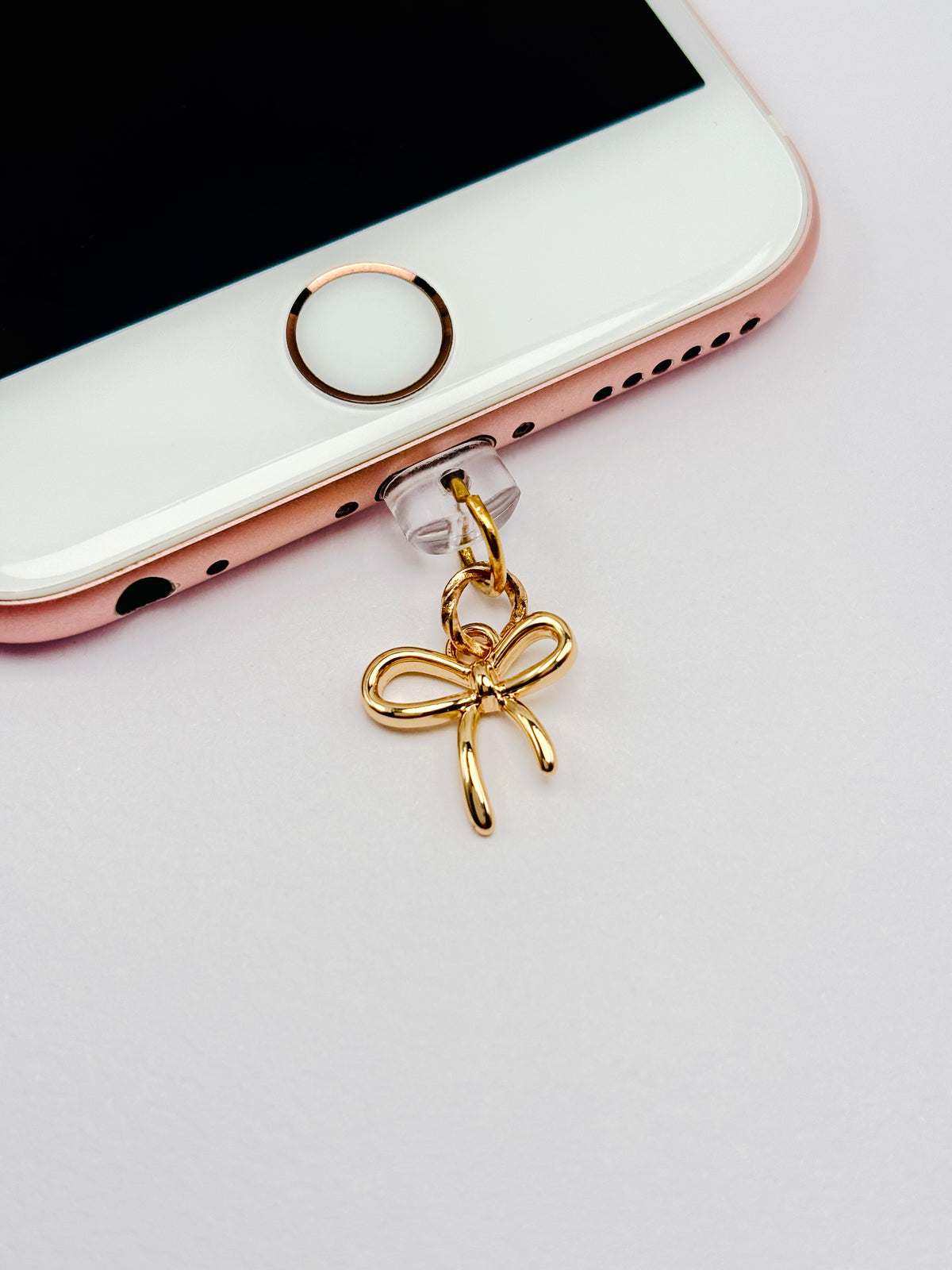 Schleife Mini Charm. Für alle, die kleine Liebesbeweise sammeln.