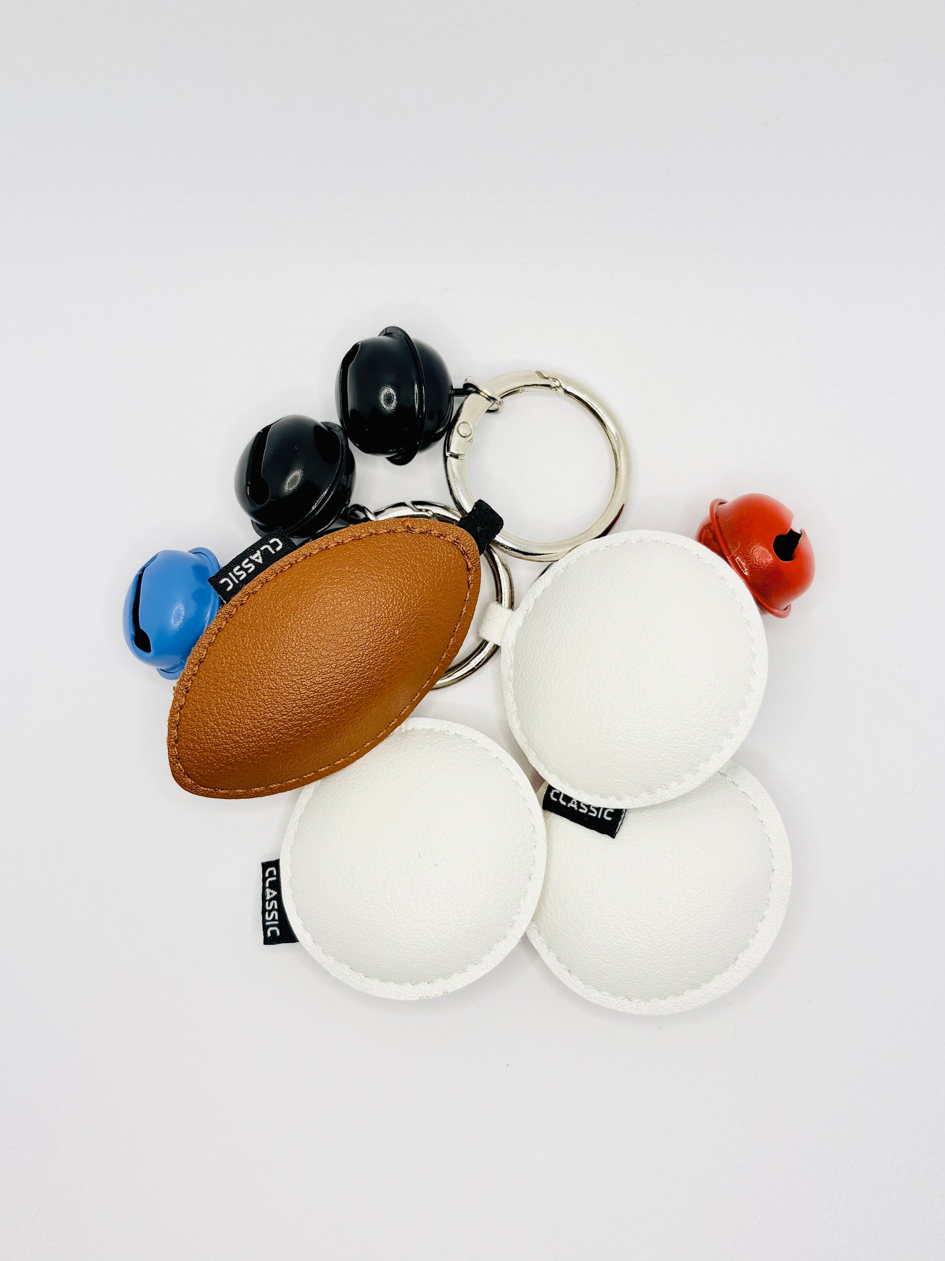 Sportball Bag Charm von GLINDLICHbyAnni aus Kunstleder mit Karabiner und Glöckchen, Motiv Volleyball, Baseball, American Football oder Billardkugel
