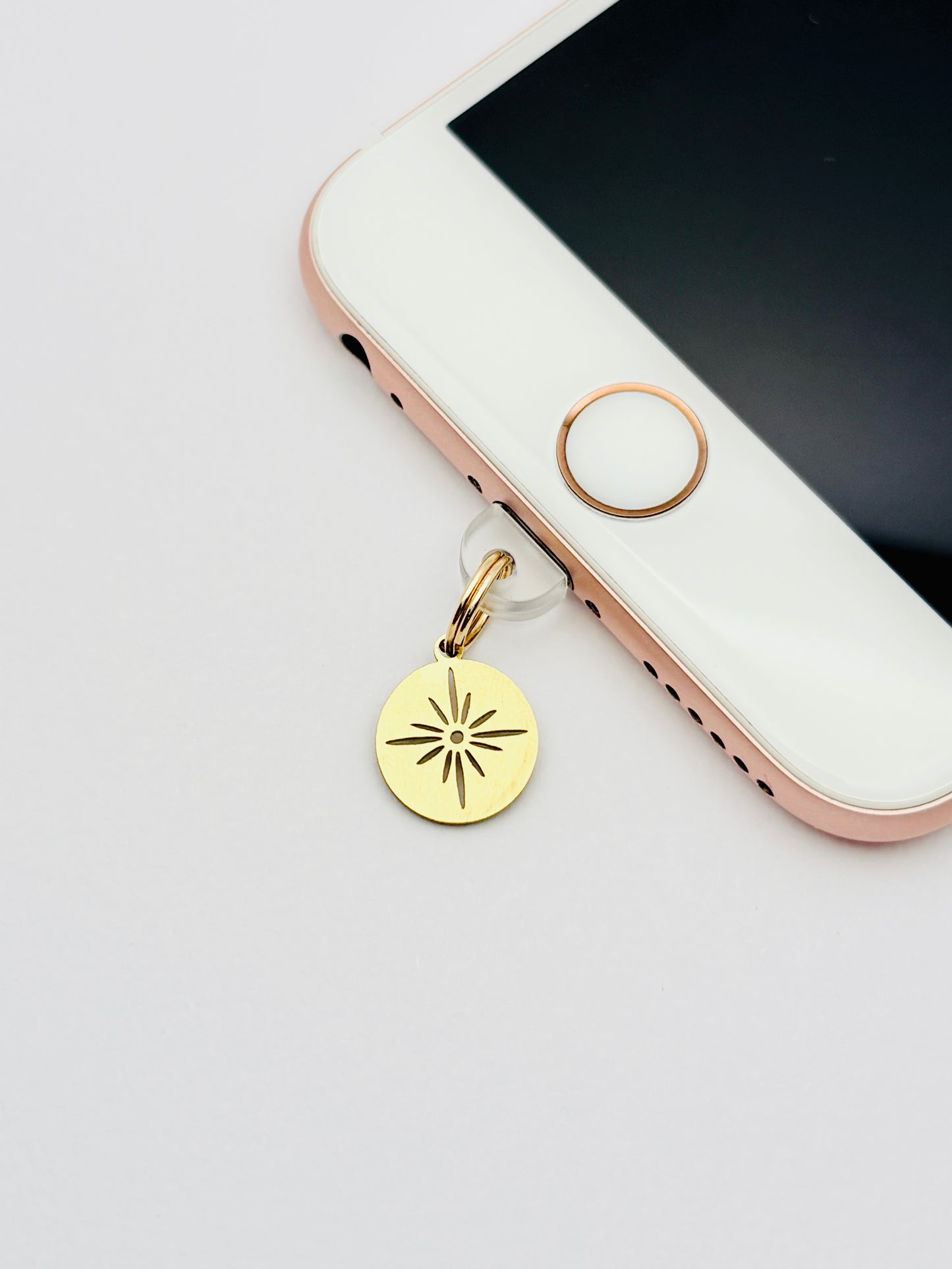 Strahlenstern Mini Charm von GLINDLICHbyAnni, Handy-Charm mit strahlendem Stern-Motiv in Gold oder Silber