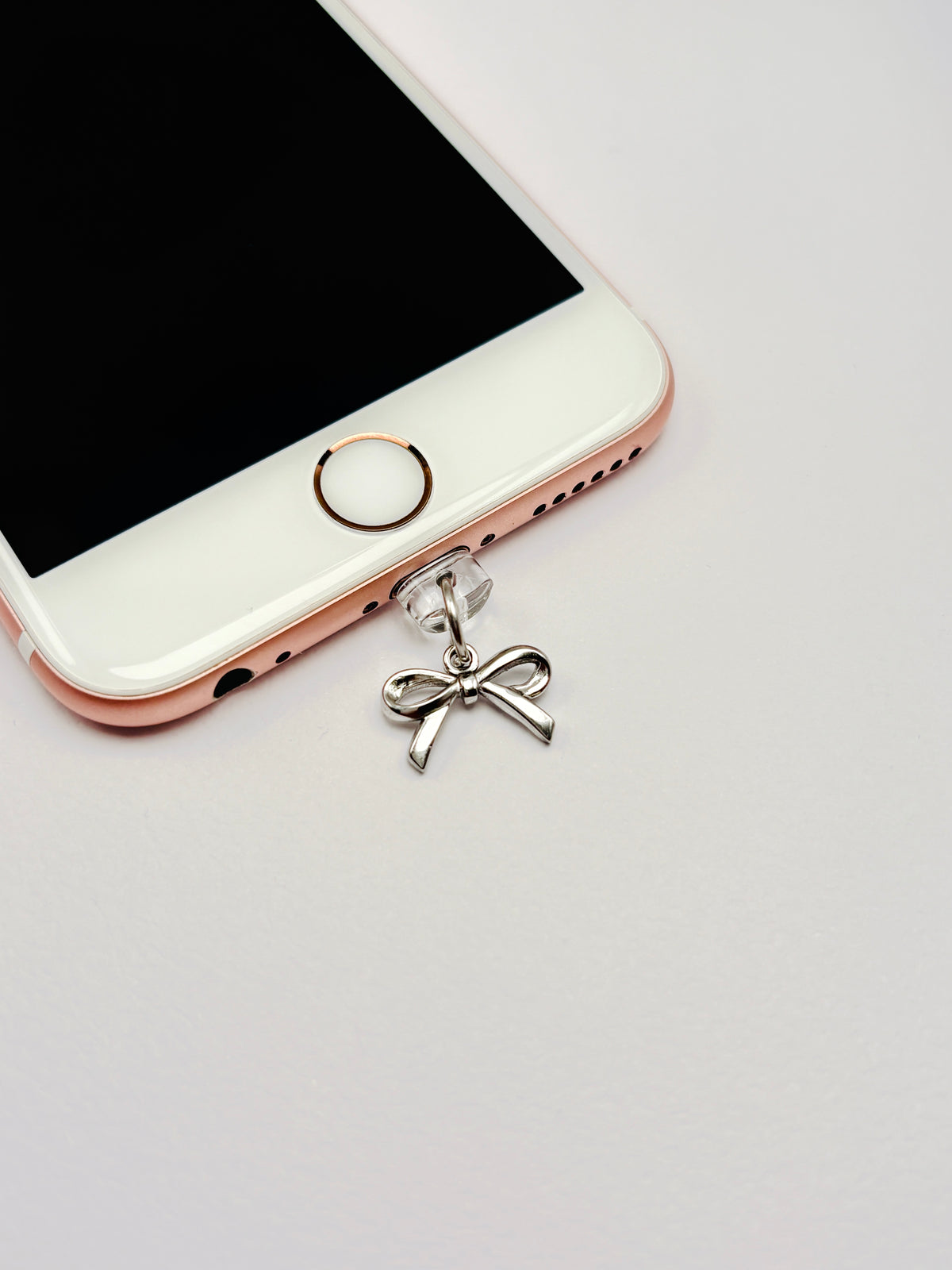 Schleife Mini Charm. Für alle, die ihren Look selbst bestimmen.