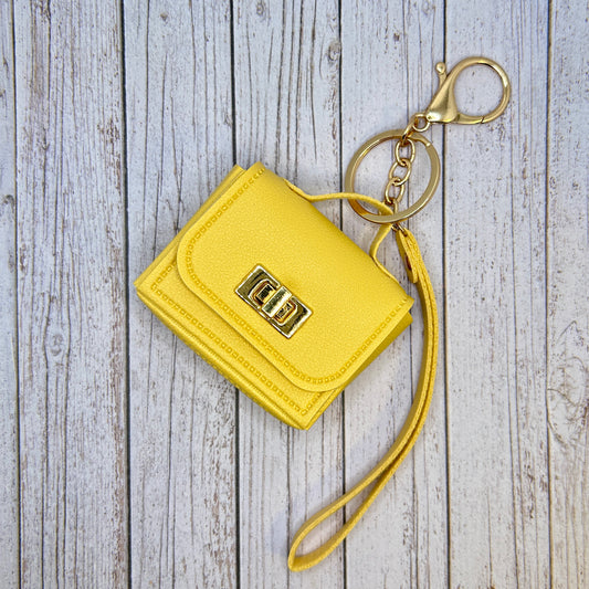 Mini Tasche Pastell mit Karabiner. Rosa, Lila oder Gelb, Etui & Bag Charm in einem