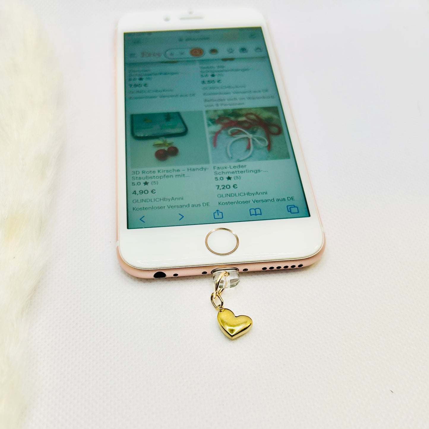 Vergoldeter Herz Charm USB-C oder Lightning. Minimalistisches Accessoire aus Edelstahl für Smartphone & Case