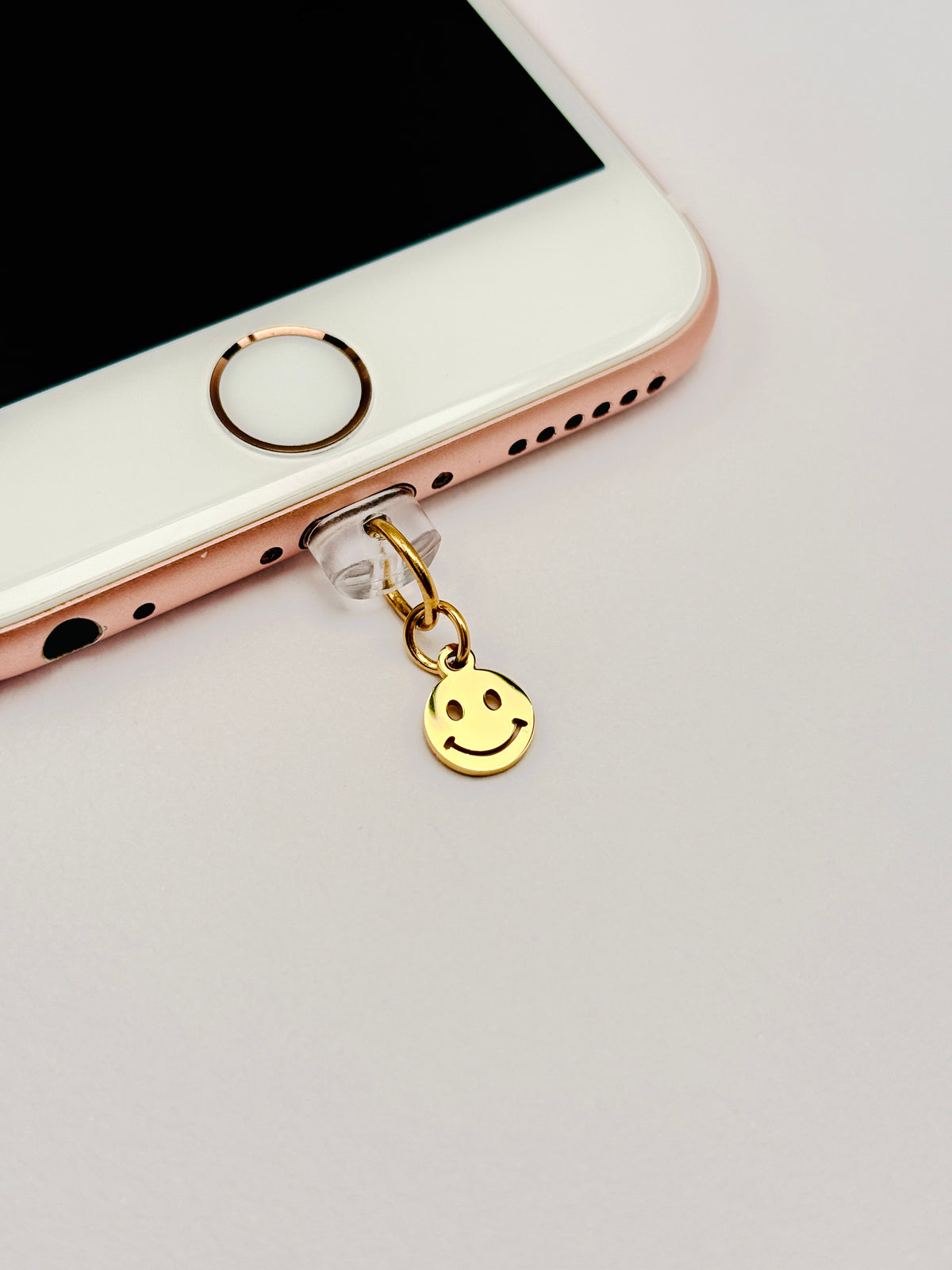 Smiley Mini Charm. Für alle, die kleine Statement-Pieces lieben.