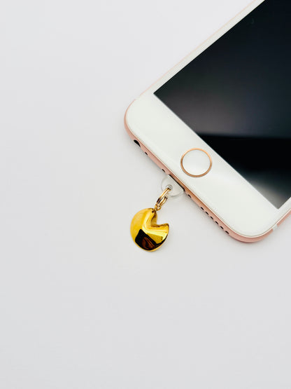 Glückskeks Mini Charm von GLINDLICHbyAnni, goldfarbener Handy-Charm mit Glückskeks-Motiv