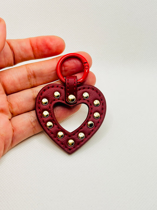 Roter Herz Schlüsselanhänger. Nieten Bag Charm. Modisches Taschen Zubehör