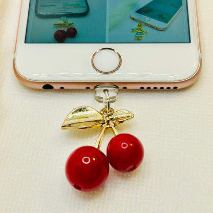 Kirsche Staubschutz USB-C oder Lightning. Stylisches Handy-Accessoire im 3D-Look