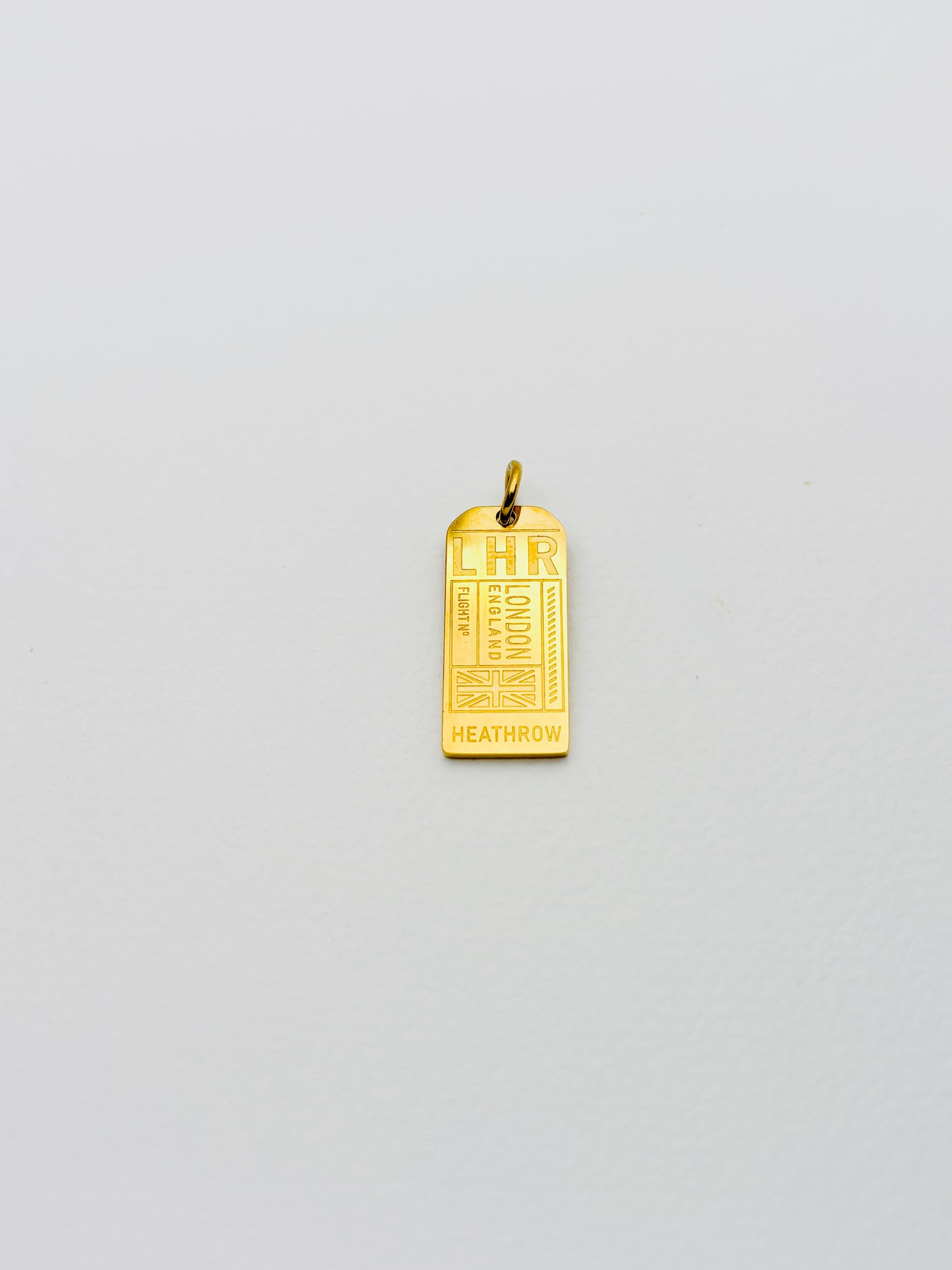 Flughafen Tag Mini Charm. Für alle, die die Welt in der Tasche tragen.