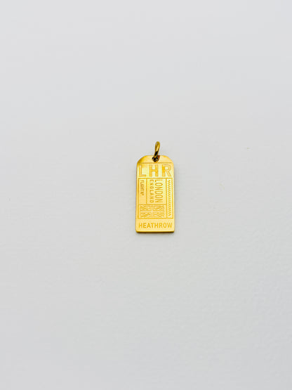 Flughafen Tag Mini Charm. Für alle, die die Welt in der Tasche tragen.