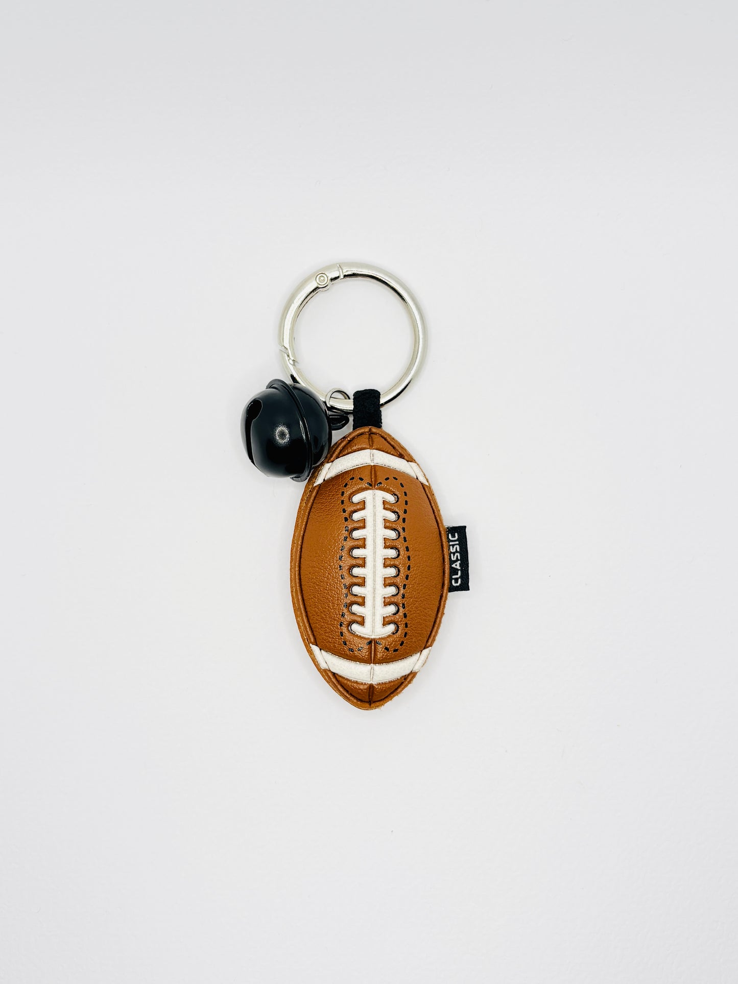 Sportball Bag Charm von GLINDLICHbyAnni aus Kunstleder mit Karabiner und Glöckchen, Motiv Volleyball, Baseball, American Football oder Billardkugel