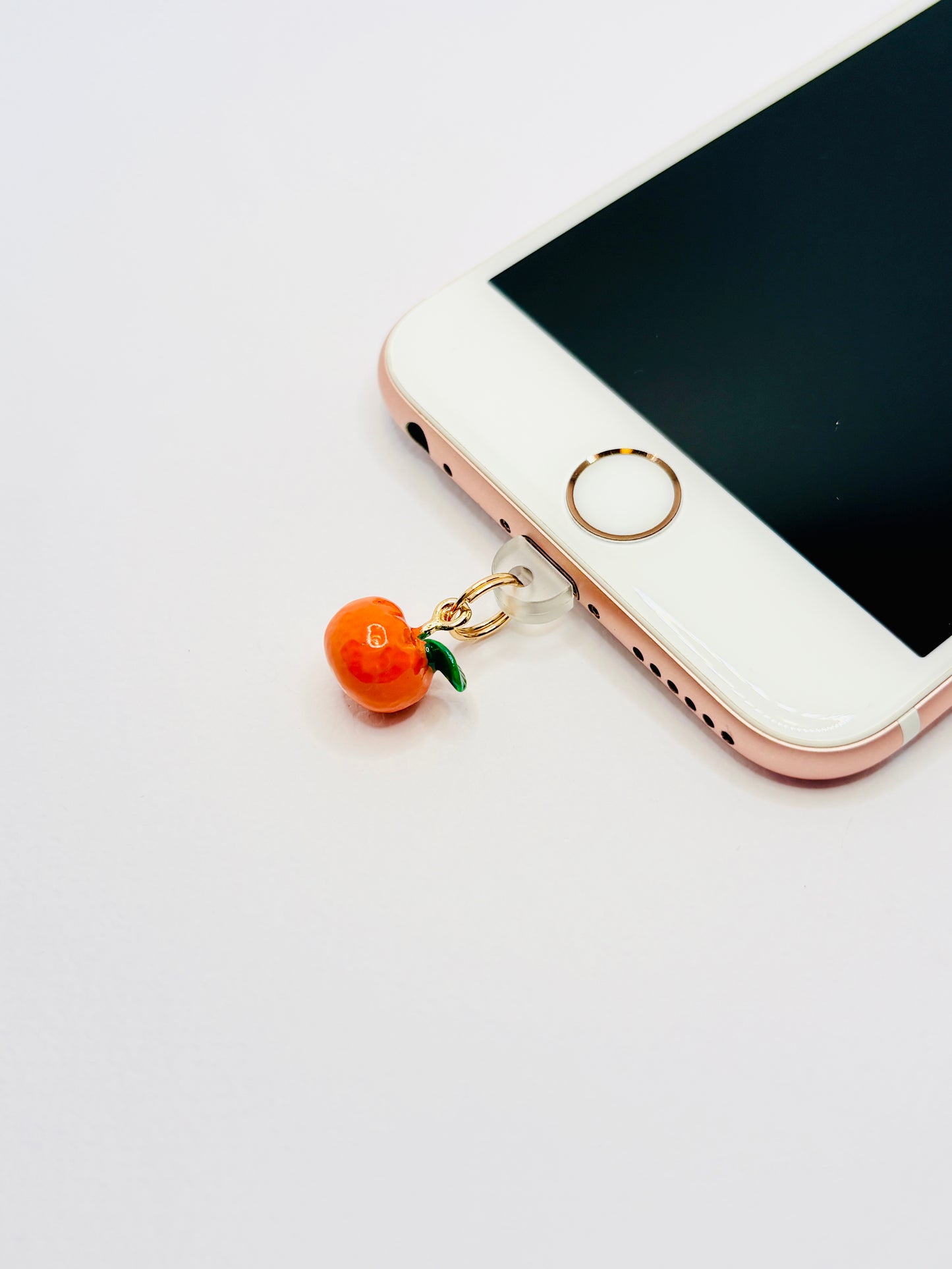 Orange Mini Charm. Für alle, die einen Spritzer Sommer immer dabei haben wollen.