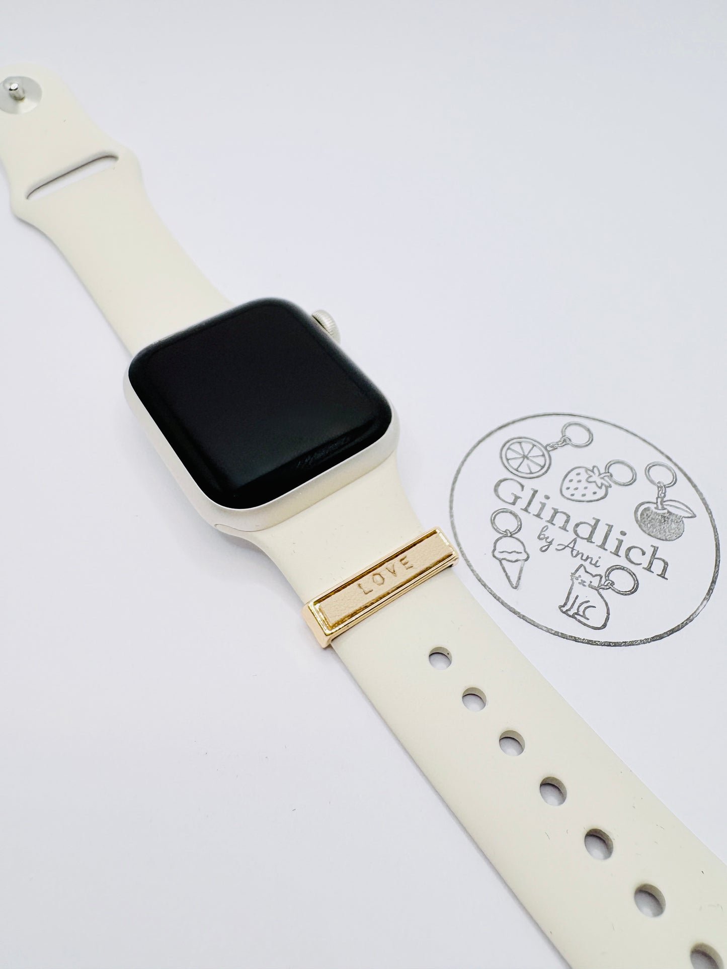 Smartwatch Charm „LOVE“ in Gold, Roségold oder Silber. Dein Glanzmoment fürs Handgelenk!