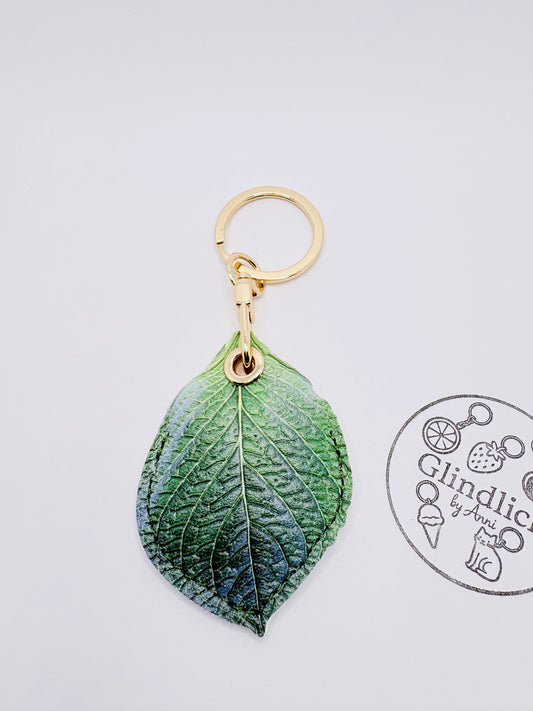 Blatt-Charm Schlüsselanhänger. Natur-Detail mit GPS-Tracker Fach