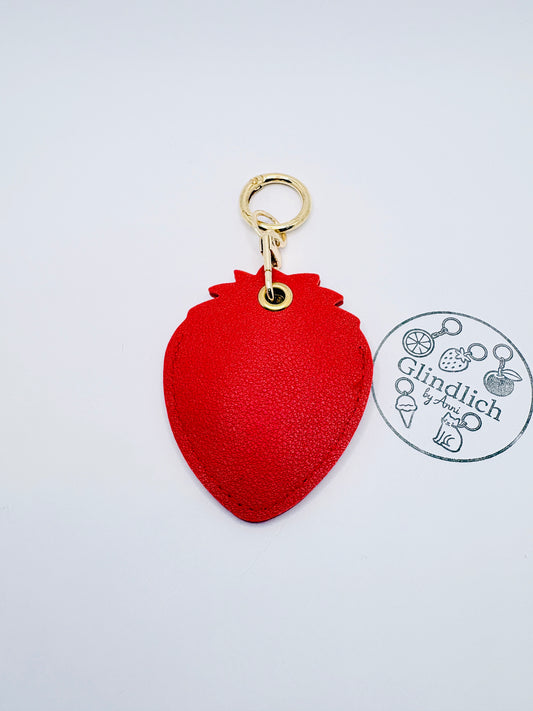 Erdbeer-Charm Schlüsselanhänger. Summer Vibe mit GPS-Tracker Fach